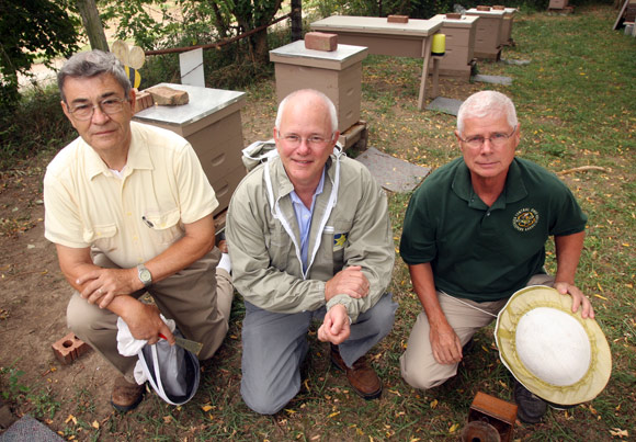 Dr. James Tew of OSU (center) with Central Ohio Beekeepers Dana Stahlman and John George. Photos BF